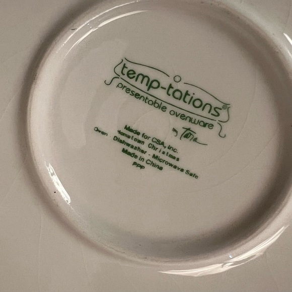Temp-tations presentable ovenware pottery Christmas themed platter and cover. - Picture 4 of 4